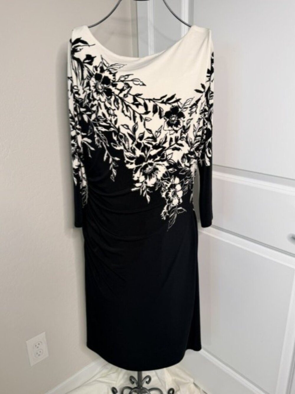 Lauren Ralph Lauren Floral Print Ruched Sheath Dress Size 12 - Picture 3 of 11